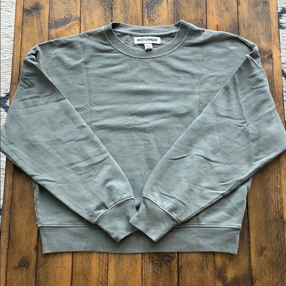 rivet and thread crop sweatshirt